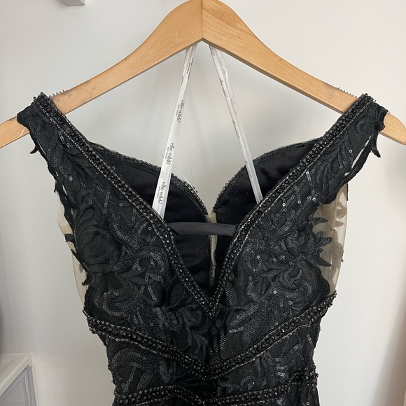 Black off the shoulder sequin gown - Picture 6 of 7